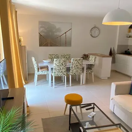 Escapade Mediterraneenne Апартаменты *